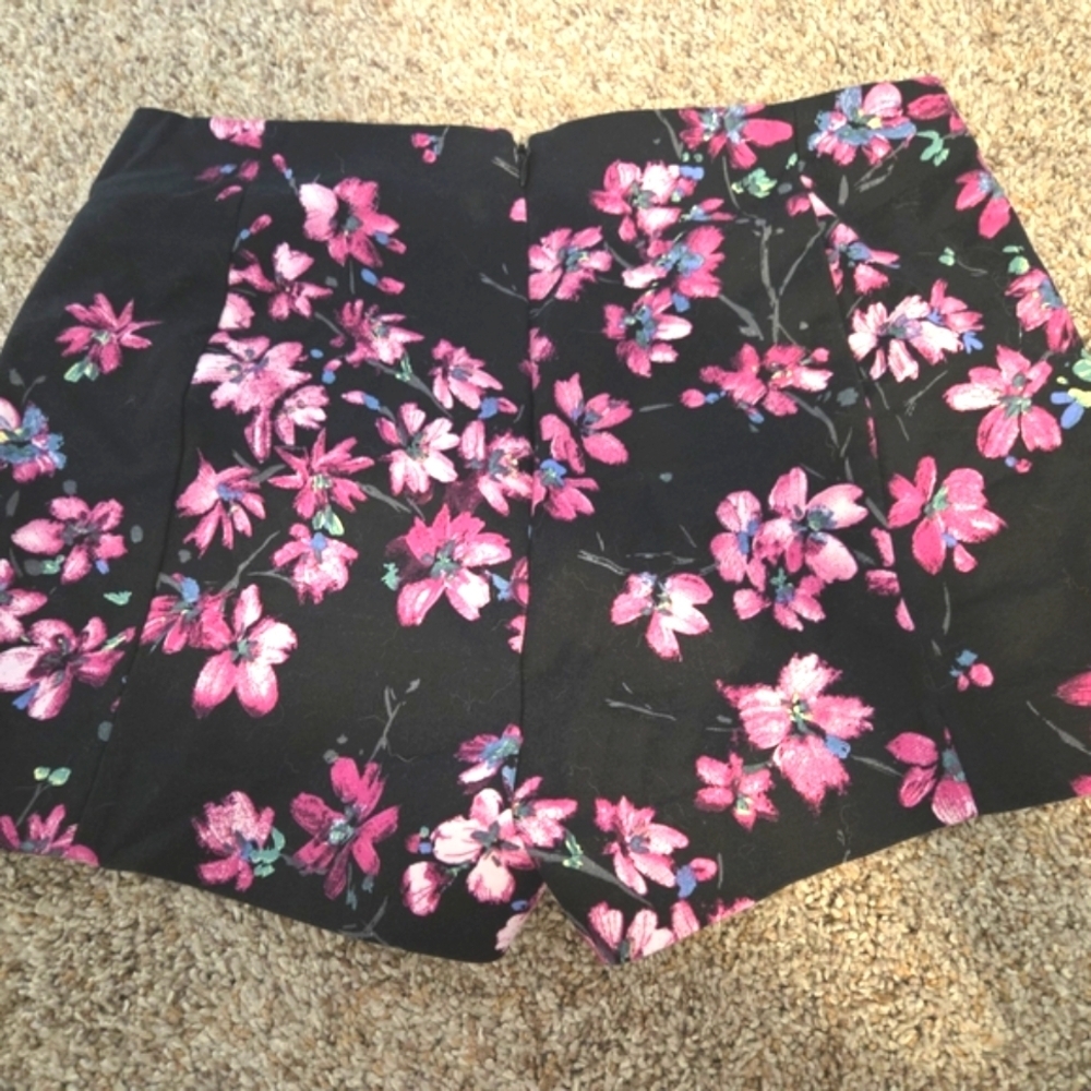Express Floral Skort 8 Faux Wrap Asymmetrical Shorts 2" Black Purple Cotton - Picture 3 of 4